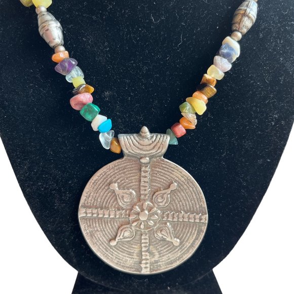 Stone Necklace Costume Jewelry Polished Rocks with Round Metal Pendant - Picture 1 of 7